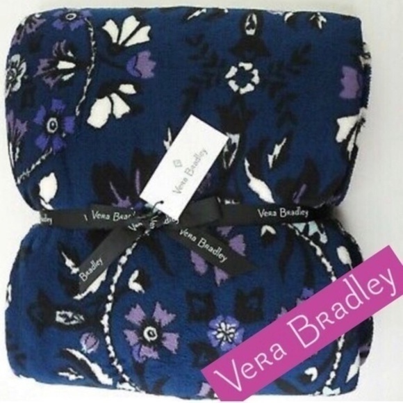 Vera Bradley Fleur Medallion Plush Throw Blanket 80”x50” BRAND NEW - Picture 1 of 4